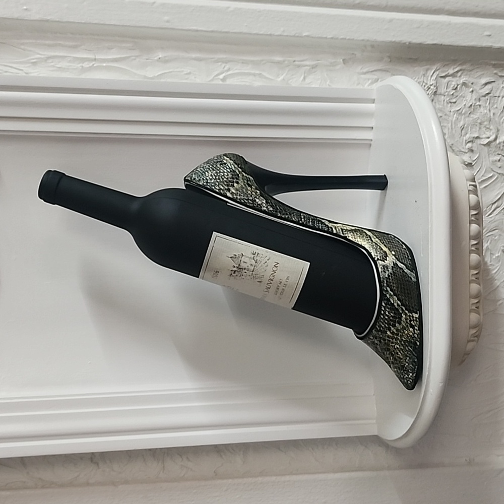 Snakeskin Look Wine Bottle Holder Stiletto 8" Vin Bouquet Wine Gift Set,Included